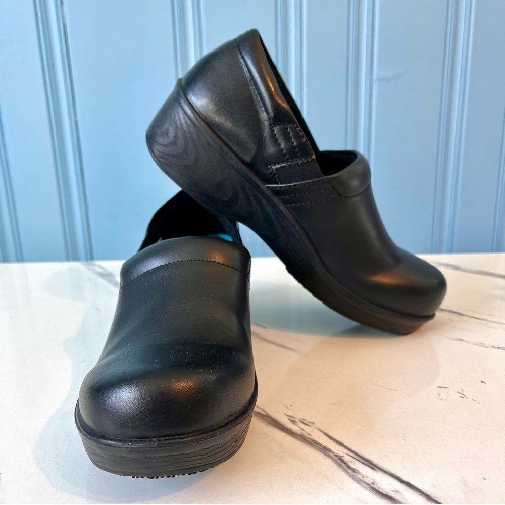 NWOT Dr Scholl's Dynamo Slip Resistant Work Clog Black Leather Comfort Size 7.5